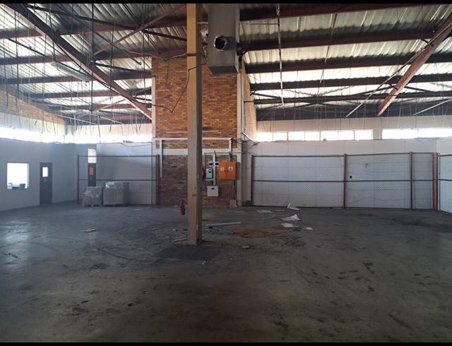 2,300M² WAREHOUSE FOR SALE IN OPHIRTON